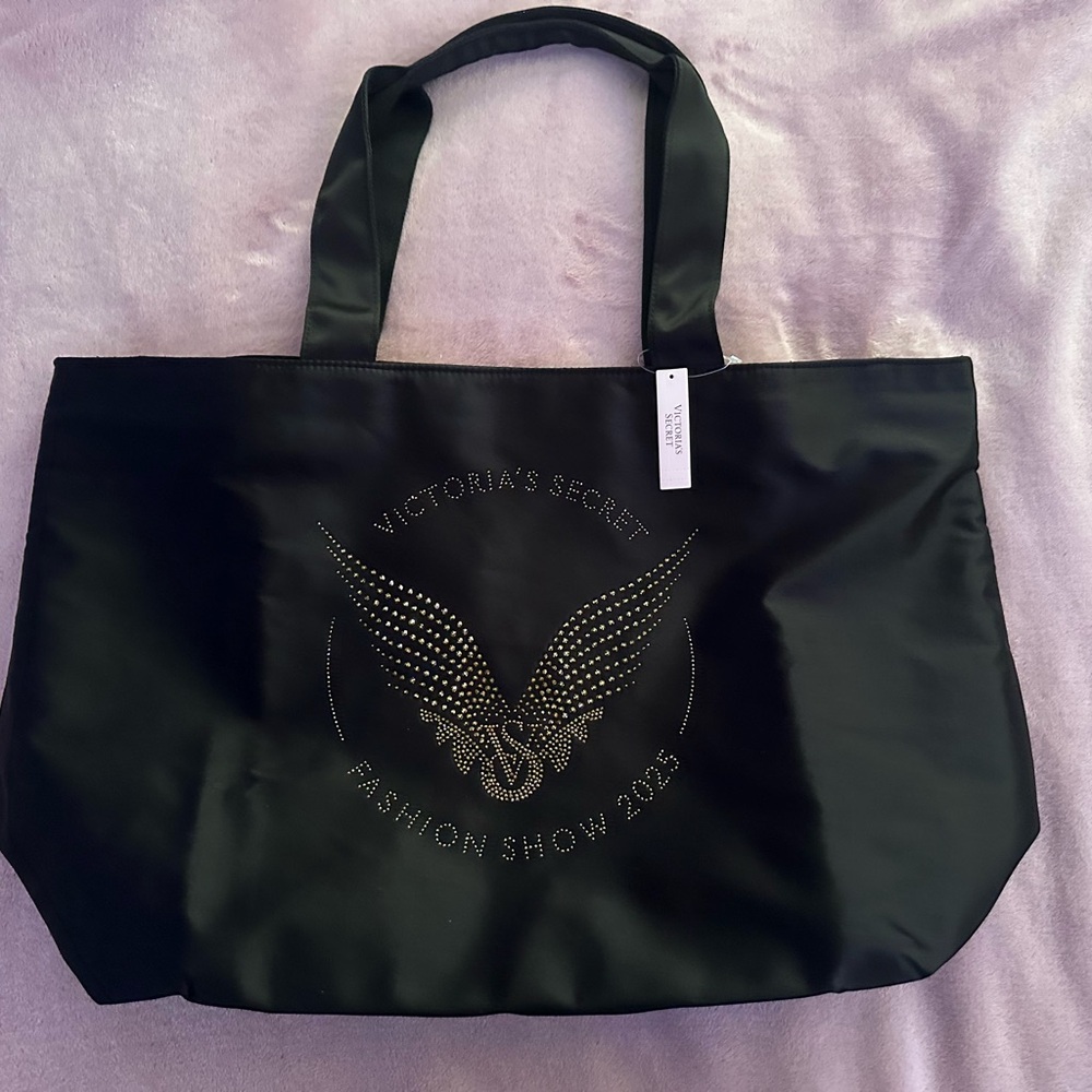 VICTORIA’S SECRET FASHION SHOW 2025 TOTE BAG